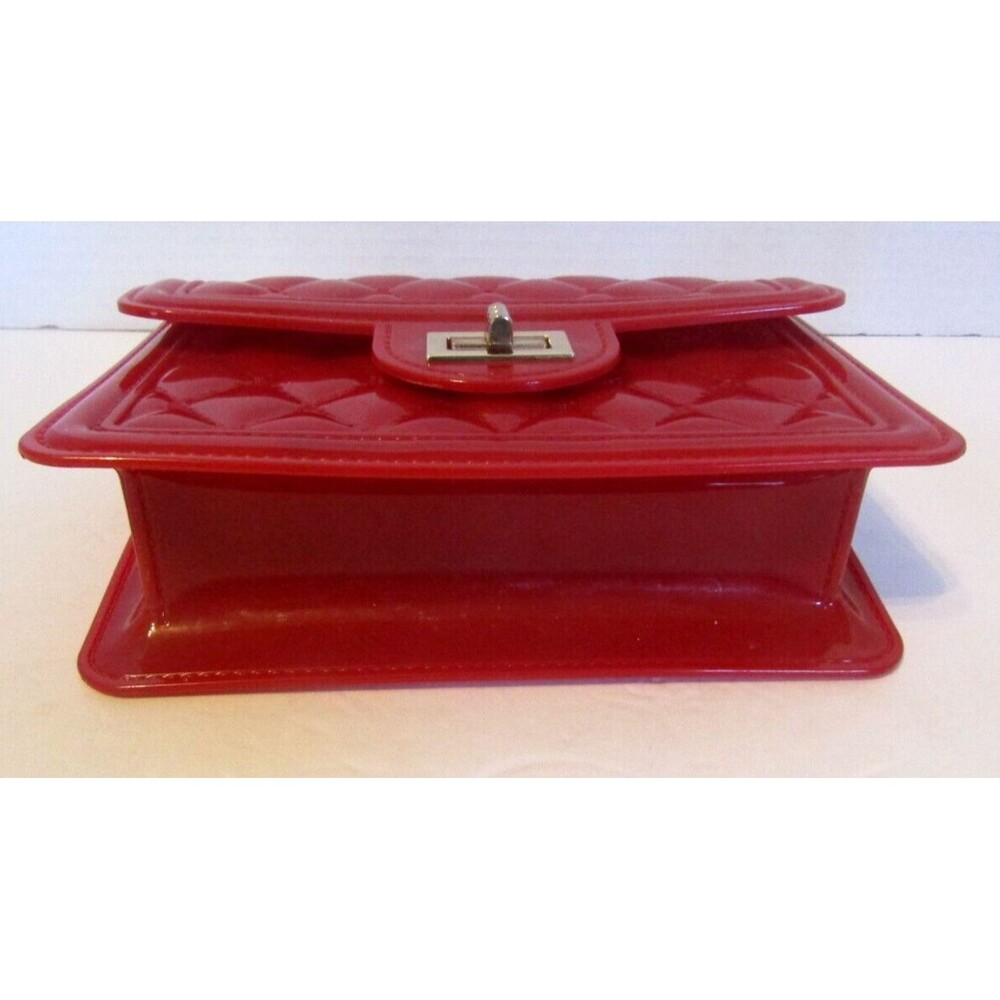 Deluxity Los Angeles Crossbody NWOT Red Quilted Jelly Bag Purse Gold Chain - Picture 8 of 10